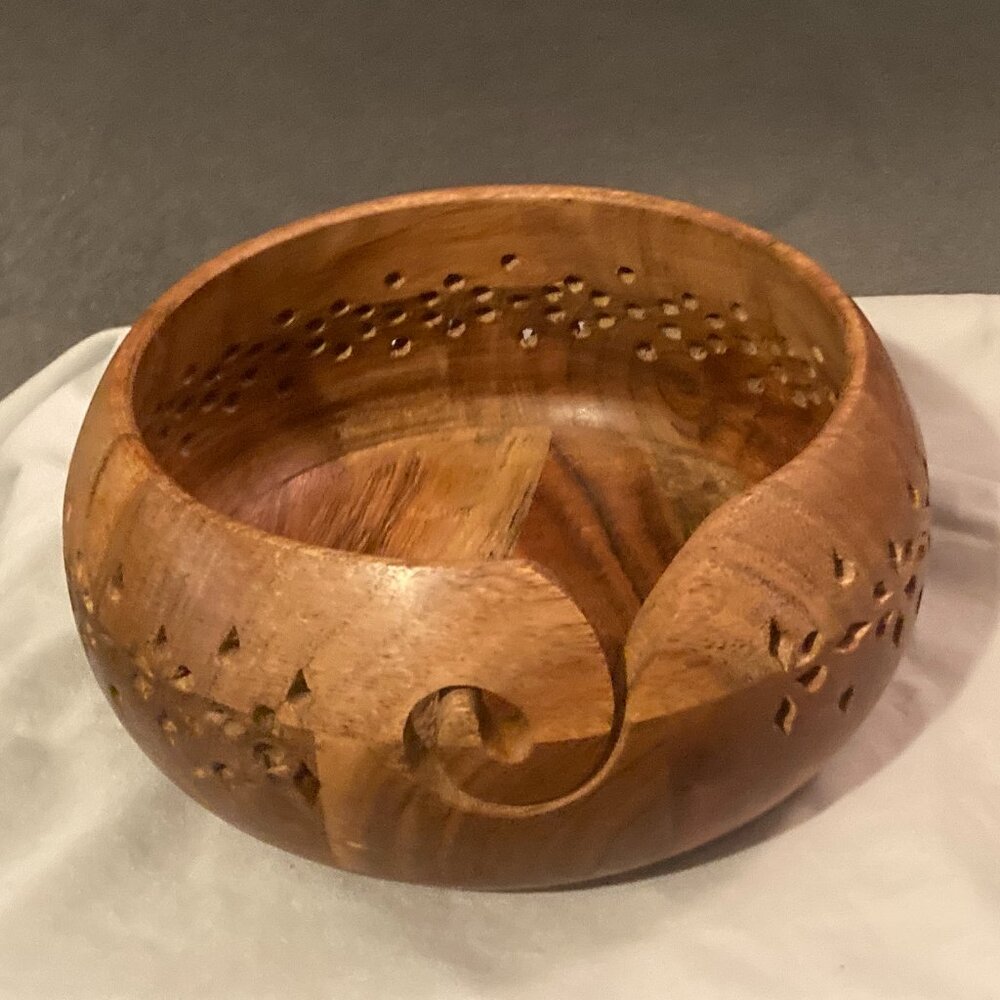 Handcrafted Rosewood Yarn Bowl-Knitting Crocheting-Starburst Design-6.5" D-EUC